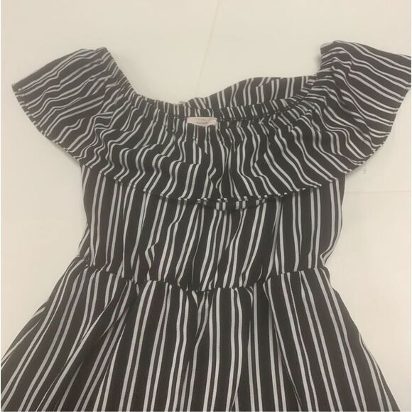 Striped Off The Shoulder Dress - Picture 3 of 5